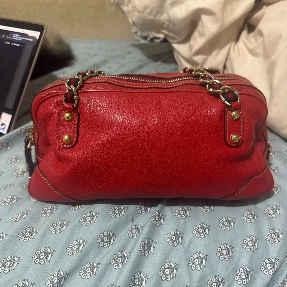 Gucci Red Leather Shoulder Bag with Gold Chain - Picture 2 of 6